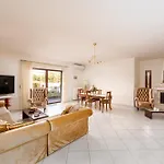 Georgias Paradise And Garden Kamares (Achaia)