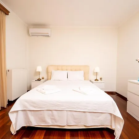 Georgias Paradise And Garden * Kamares (Achaia)