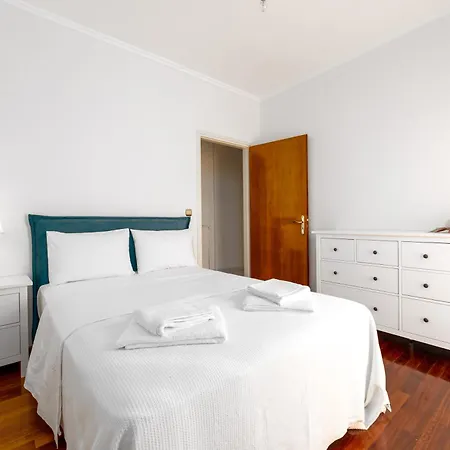 Georgias Paradise And Garden Kamares (Achaia)