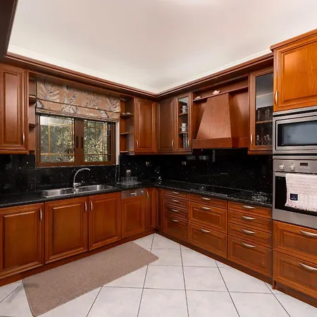 Georgias Paradise And Garden Kamares (Achaia)