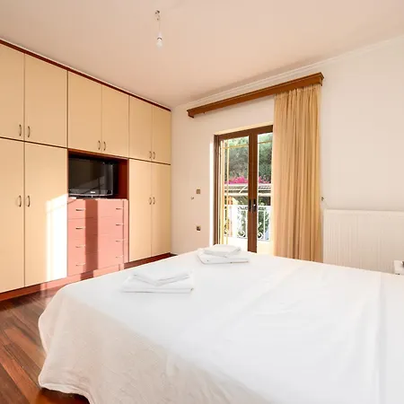 Georgias Paradise Villa&garden * Kamares (Achaia)