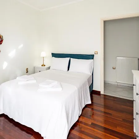 Georgias Paradise And Garden Kamares (Achaia)