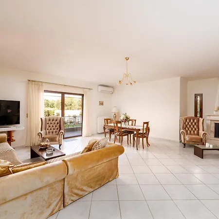 Georgias Paradise And Garden Kamares (Achaia)