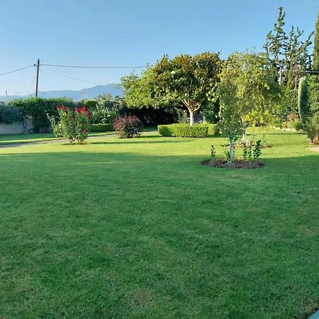 Georgias Paradise And Garden * Kamares (Achaia)