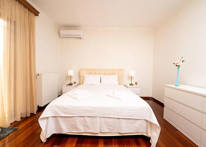 Georgias Paradise And Garden * Kamares (Achaia)