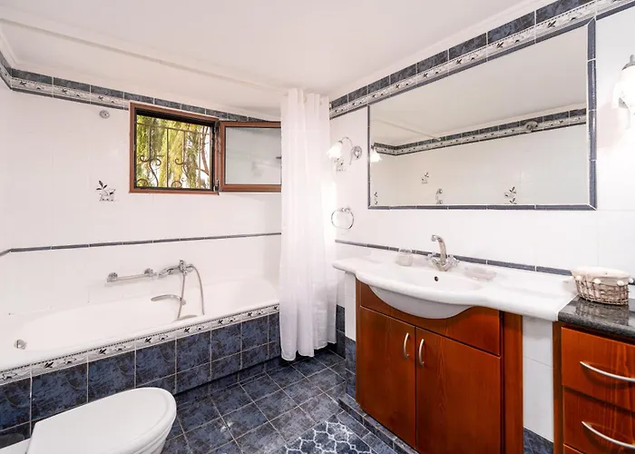 Georgias Paradise And Garden *