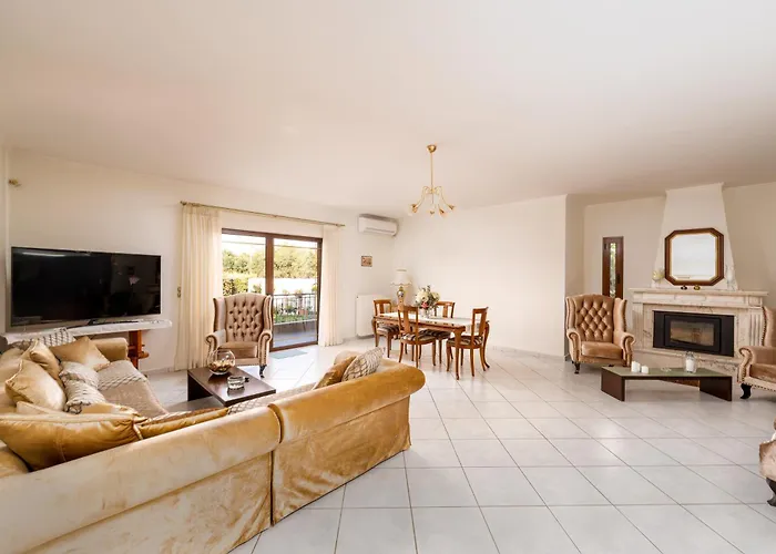 Georgias Paradise And Garden Kamares (Achaia)